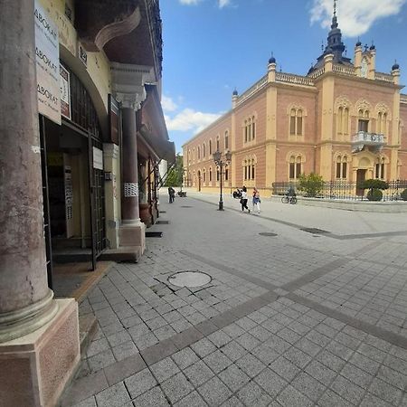 Apartmani Sara Нови Сад Екстериор снимка
