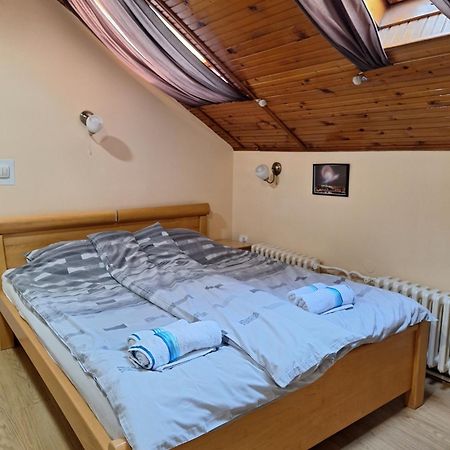 Apartmani Sara Нови Сад Екстериор снимка