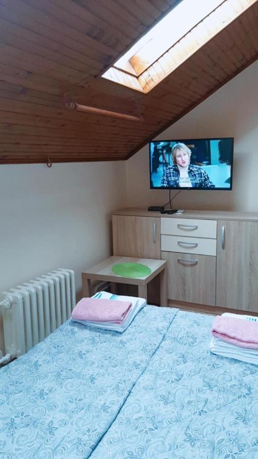 Apartmani Sara Нови Сад Екстериор снимка