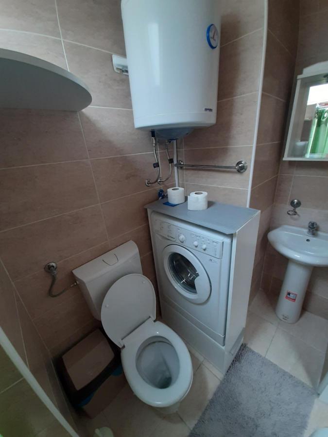 Apartmani Sara Нови Сад Екстериор снимка
