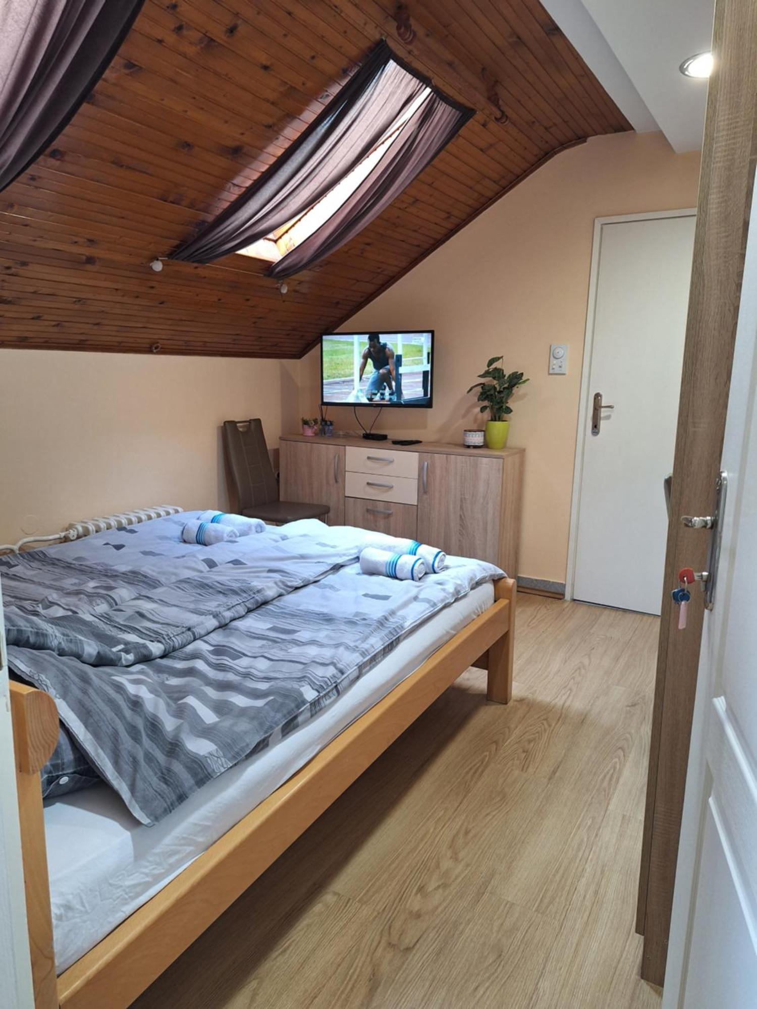 Apartmani Sara Нови Сад Екстериор снимка