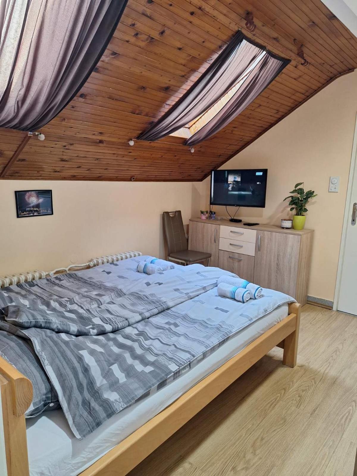 Apartmani Sara Нови Сад Екстериор снимка